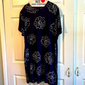 Hi QUALITY COMFORTABLE SLIMMING NAVY and white short sleeve sheath dress.